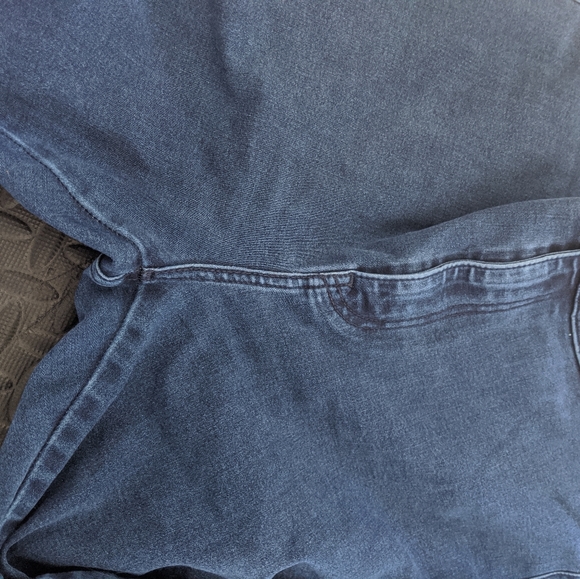 2/$60 Levi's runaround super skinny jeggings - Picture 7 of 8